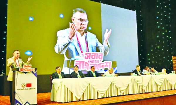 কেউ কেউ বিতর্ক সৃষ্টি করে গণতন্ত্রের পথকে বাধাগ্রস্ত করছে : তারেক