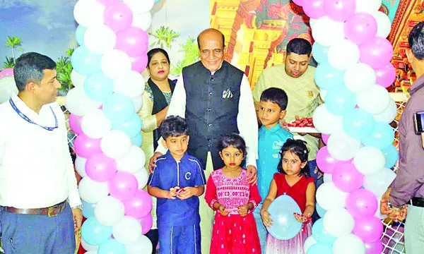 দুই প্রধানমন্ত্রী একসাথে বসলে অনেক সমস্যার সমাধান হয়ে যাবে : ভারতের হাইকমিশনার