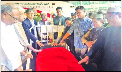 একটি লাশের পাশে গোটা দেশ
