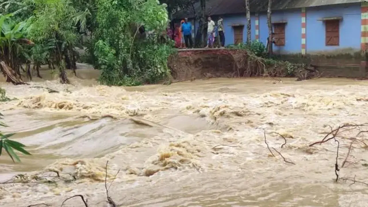 ৬ নদীর পানির বিপৎসীমা অতিক্রমের আভাস