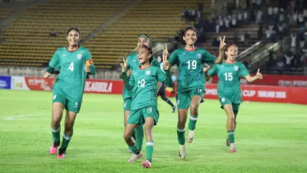 ‘পাঙ্গাশ’ খান না নারী ফুটবলাররা