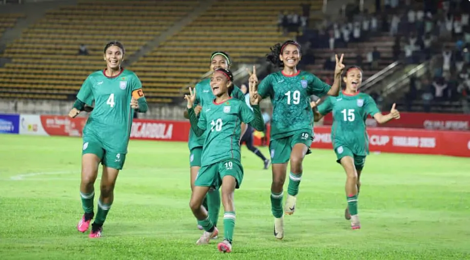 ‘পাঙ্গাশ’ খান না নারী ফুটবলাররা