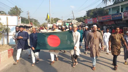শহীদ হাদির মৃত্যুতে গাইবান্ধায় ব্লকেড কর্মসূচি : জুলাই শহীদ-আহত পরিবারের অংশগ্রহণ