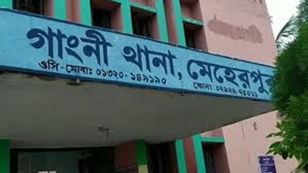 ছাদ থেকে পড়ে গৃহবধূর মৃত্যু