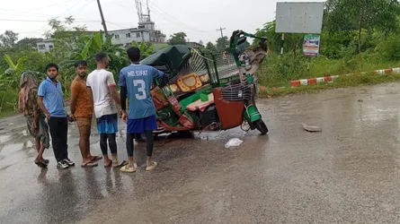 কালীগঞ্জে ট্রাকচাপায় শিশুসহ নিহত ৩