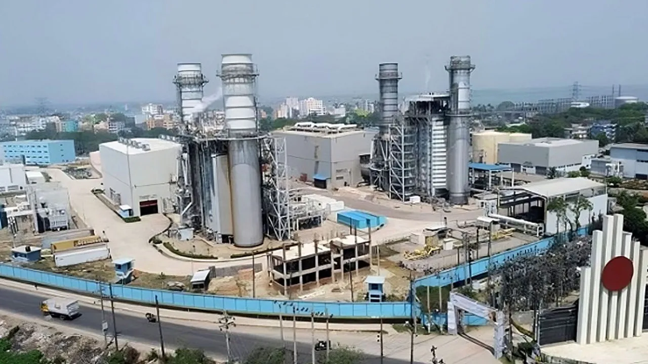 ঘোড়াশাল তাপবিদ্যুৎ আগুন, ১ ঘণ্টার চেষ্টায় নিয়ন্ত্রণ