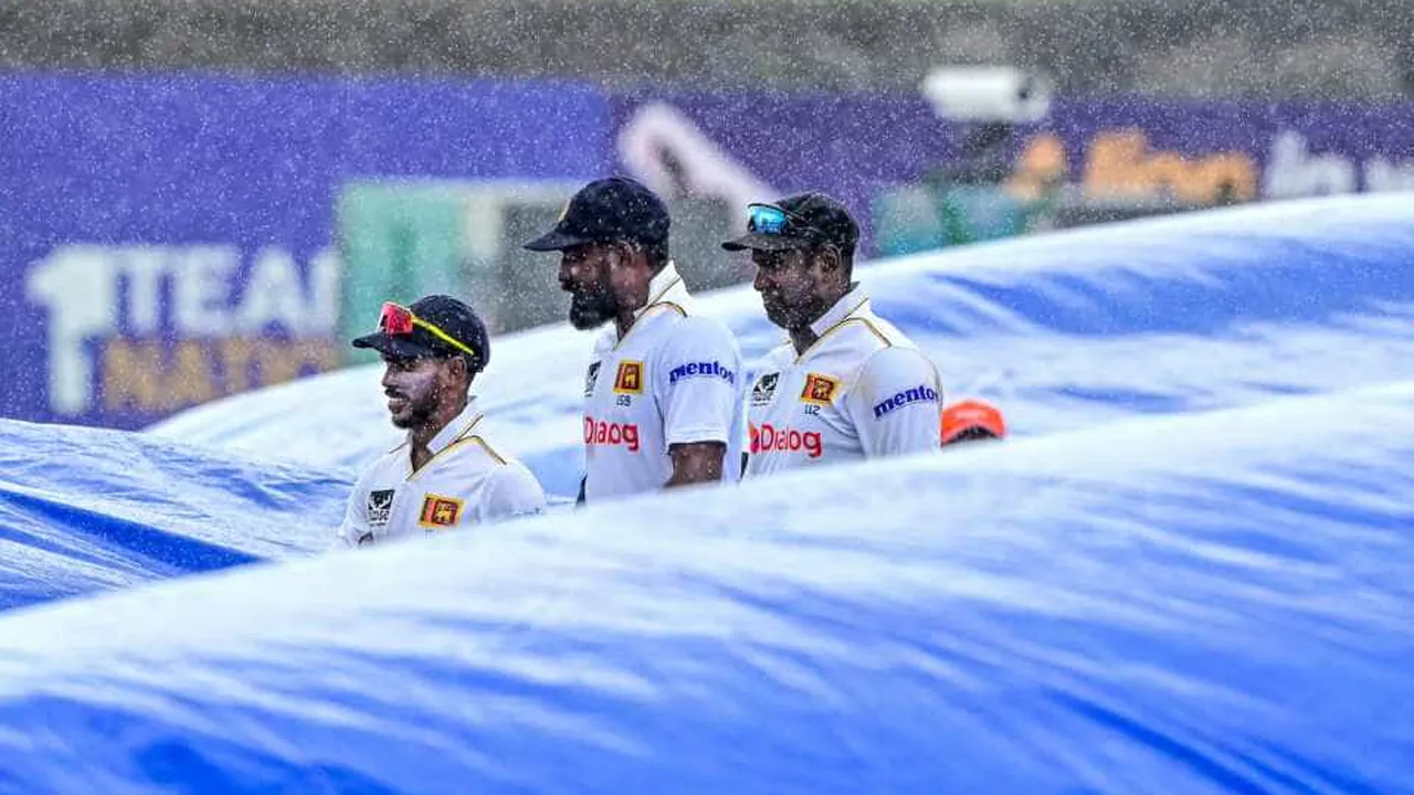 ফিরেছেন মুশফিক, নেমেছে বৃষ্টি