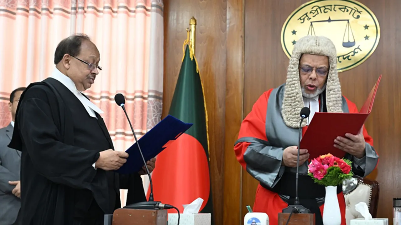 শপথ নিলেন আপিল বিভাগের নবনিযুক্ত বিচারপতি হাবিবুল গনি