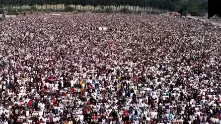 লাখো জনতার অংশগ্রহণে শহীদ ওসমান হাদির জানাজা সম্পন্ন