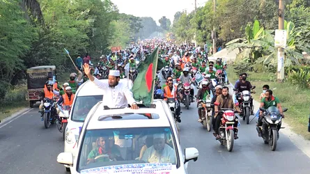 কুষ্টিয়ায় জামায়াত প্রার্থী আমীর হামজার বর্ণাঢ্য মোটরসাইকেল র‌্যালি