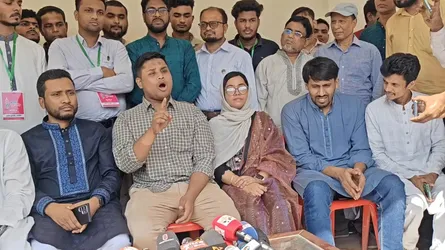 আ’লীগের সাথে এনসিপির সমঝোতার প্রশ্ন অবান্তর : হাসনাত