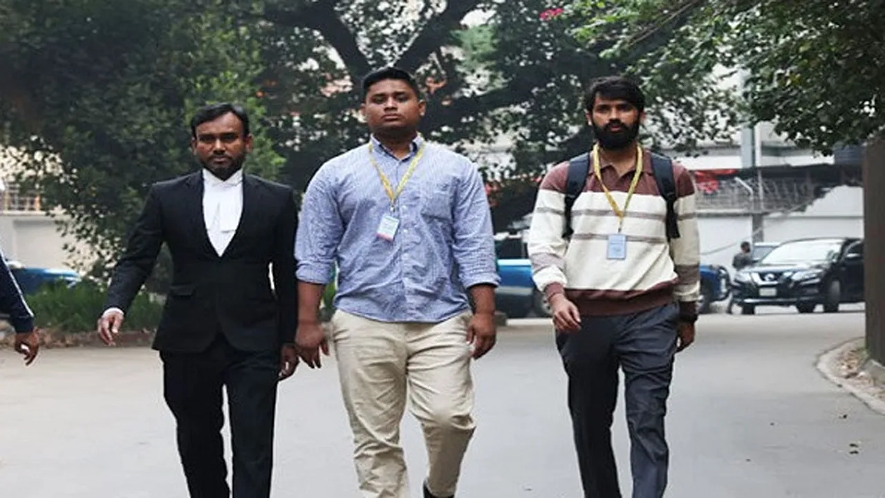 সাক্ষ্য দিতে ট্রাইব্যুনালে হাসনাত আবদুল্লাহ
