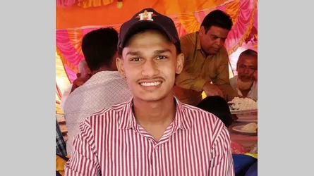 রাজধানীতে ভবনের ছাদে বজ্রপাতে যুবকের মৃত্যু, শিশু আহত
