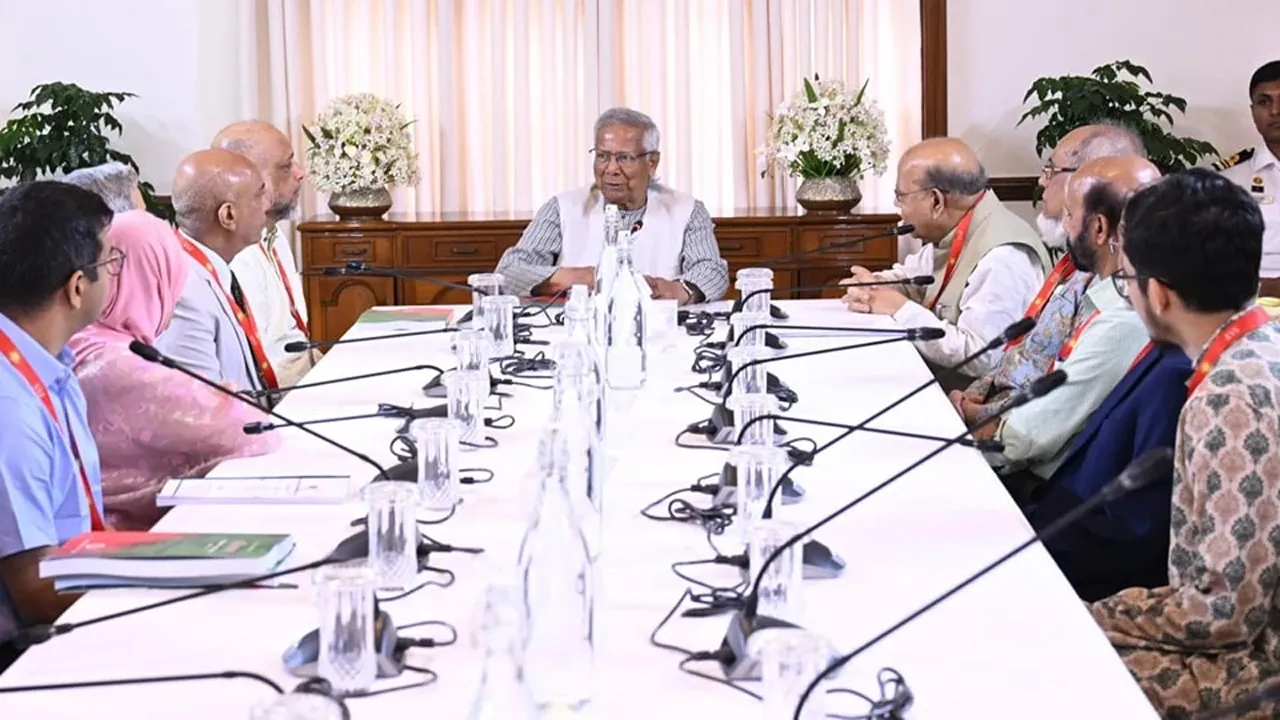 সাতটি স্তম্ভে স্বাস্থ্যখাত সংস্কার কমিশনের সুপারিশ