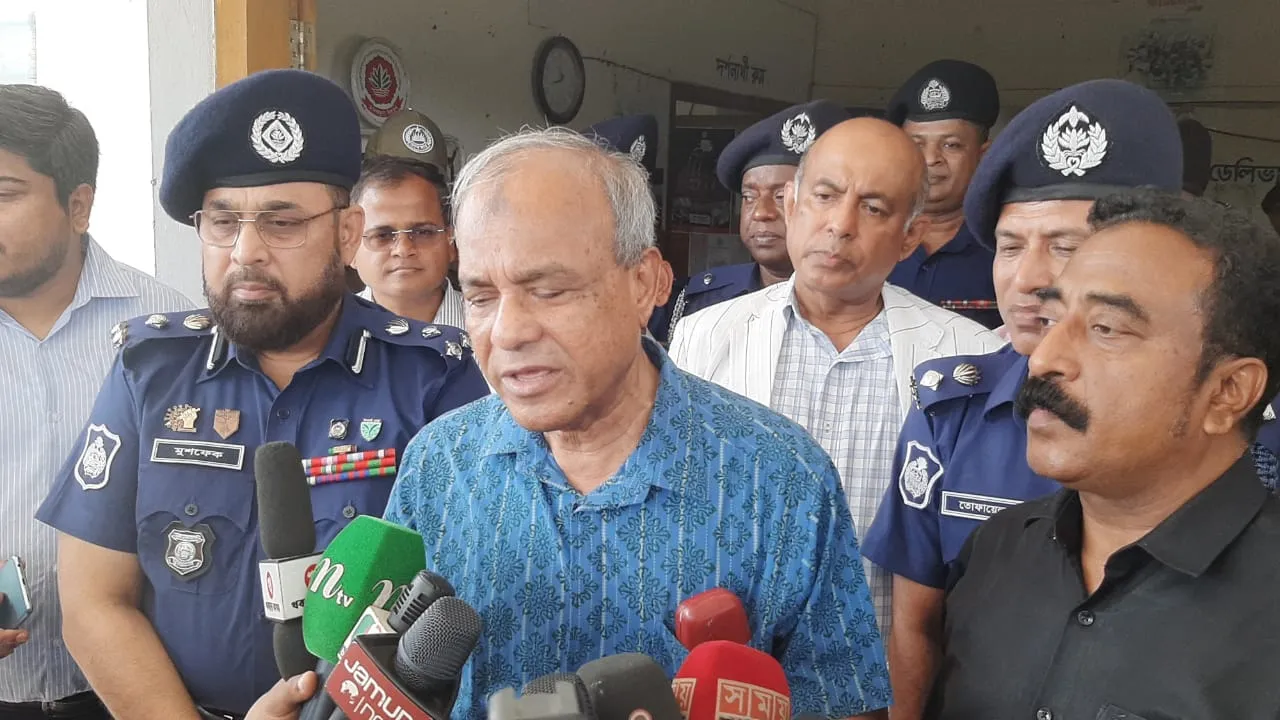 সাধারণ মানুষ চায় এ সরকার অন্তত ৫ বছর রাষ্ট্র পরিচালনায় থাকুক