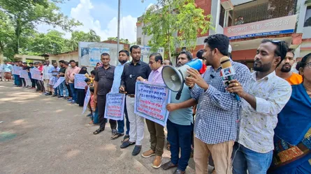 ২ চিকিৎসক দিয়ে চলছে উপজেলা হাসপাতাল, এলাকাবাসীর ক্ষোভ