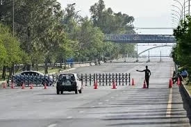 পাকিস্তানে সড়ক দুর্ঘটনায় নিহত ১৭