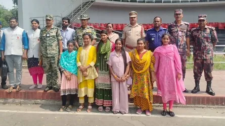 ভারতে কারাভোগ শেষে দেশে ফিরলেন বাংলাদেশী ৬ নারী