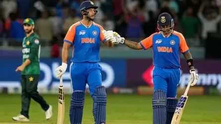 নিরুত্তাপ ম্যাচে হাত না মেলানো নিয়েই যত আলোচনা