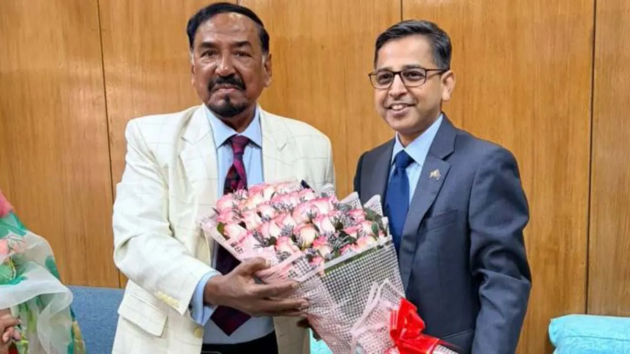 মুক্তিযুদ্ধবিষয়ক মন্ত্রীর সাথে ভারতের হাইকমিশনারের সৌজন্য সাক্ষাৎ