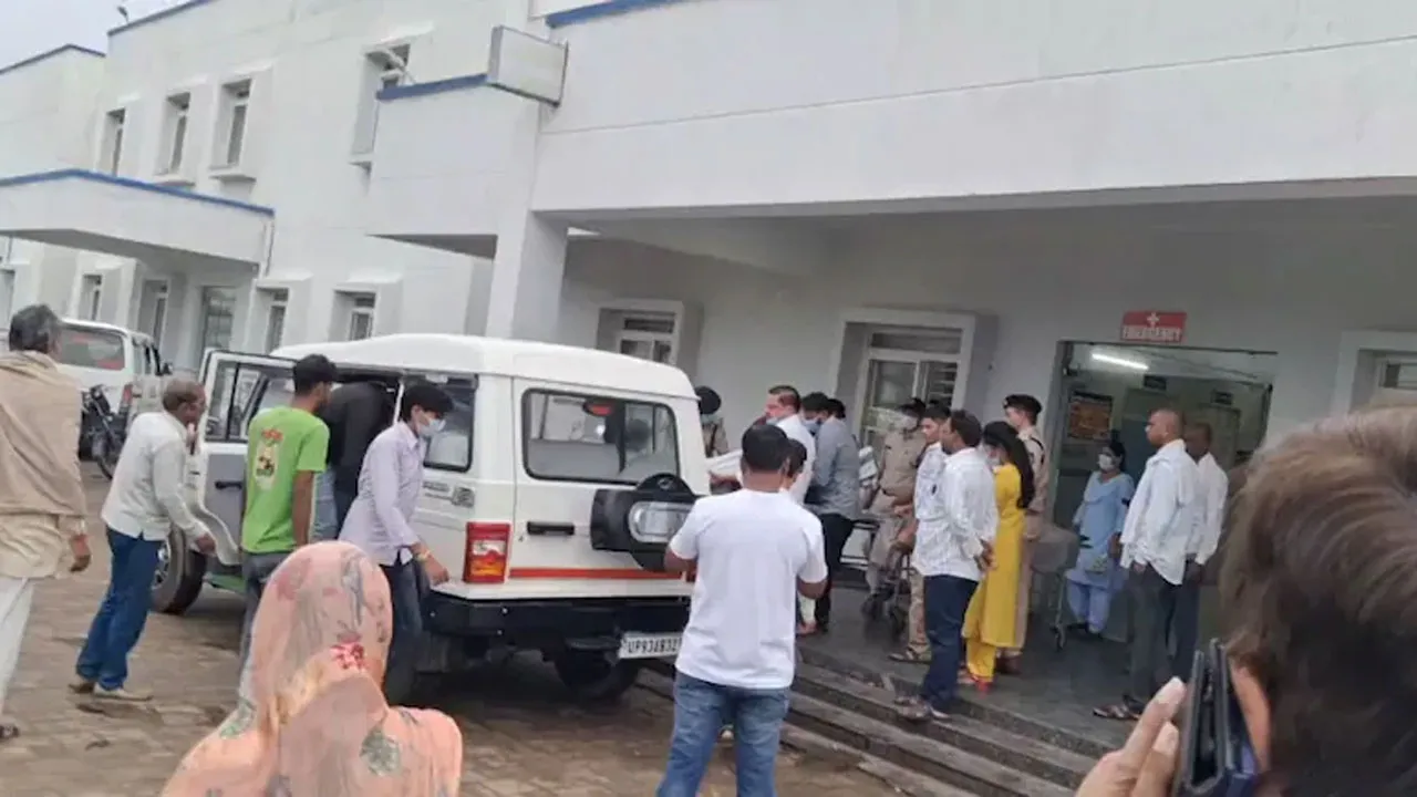 ভারতে বিষাক্ত মদ পানে ১২ জনের মৃত্যু