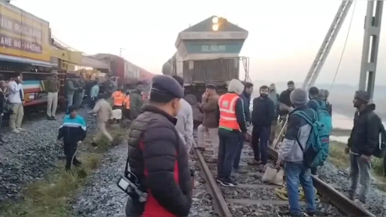 আসামে ট্রেনের ধাক্কায় ৭ হাতির মৃত্যু