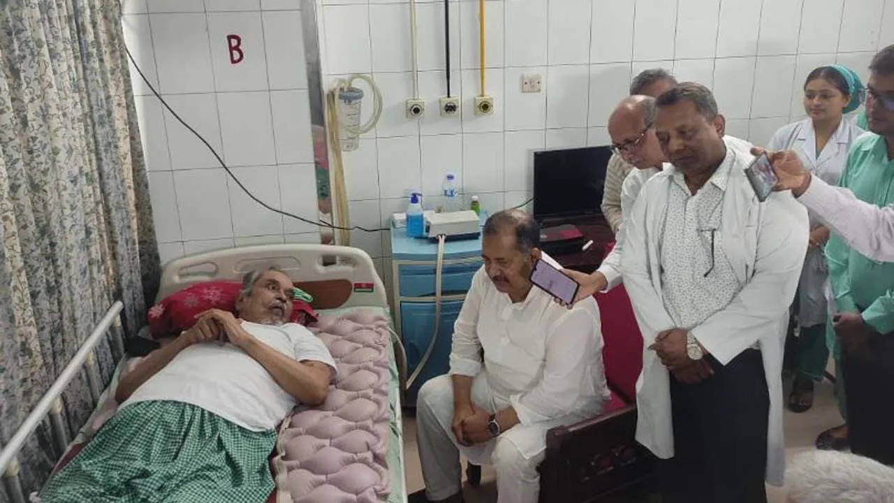 প্রবীণ সাংবাদিকদের অবসর ভাতা বাস্তবায়নে কাজ করছে সরকার : তথ্যমন্ত্রী