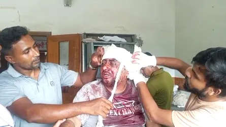 দর্শনায় দিনদুপুরে জুয়েলারি ব্যবসায়ীকে কুপিয়ে স্বর্ণ লুটের চেষ্টা