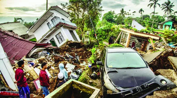ইন্দোনেশিয়ায় ভূমিকম্পে শতাধিক ঘরবাড়ি ক্ষতিগ্রস্ত