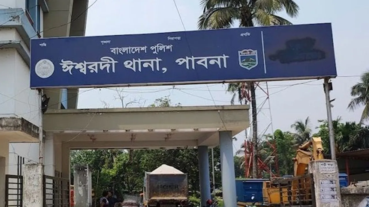 ঈশ্বরদীতে গাছের সাথে মোটরসাইকেলের ধাক্কায় যুবক নিহত