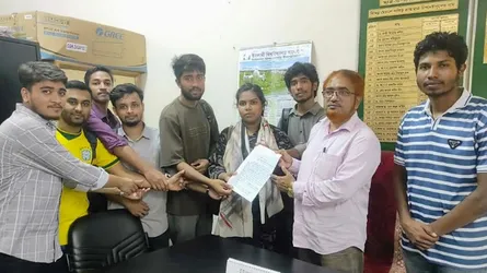 ক্লাসরুম পুনরুদ্ধারে ইবির অর্থনীতি বিভাগের শিক্ষার্থীদের স্মারকলিপি