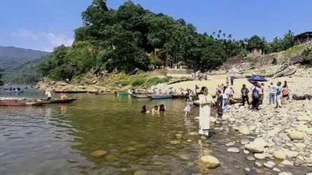 এবার জাফলংয়ে পাথর লুটের ঘটনায় অজ্ঞাত ১৫০ জনকে আসামি করে মামলা