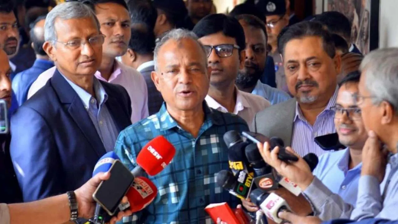 হাসিনার রায় ঘিরে দেশে কোনো অস্থিরতা নেই : স্বরাষ্ট্র উপদেষ্টা