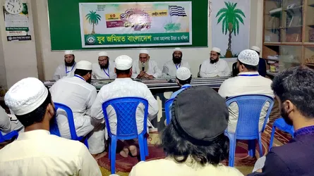 এই মুহূর্তে গণভোটের দাবি আ’লীগ পুনর্বাসনে সাহায্য করবে