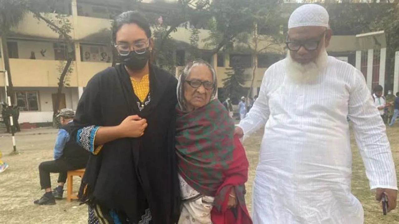 ভোট দিলেন ১১০ বছরের জমিরন নেসা