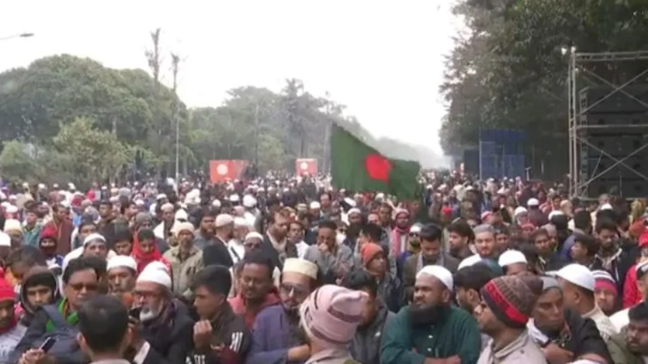 কানায় কানায় পূর্ণ মানিক মিয়া অ্যাভিনিউ