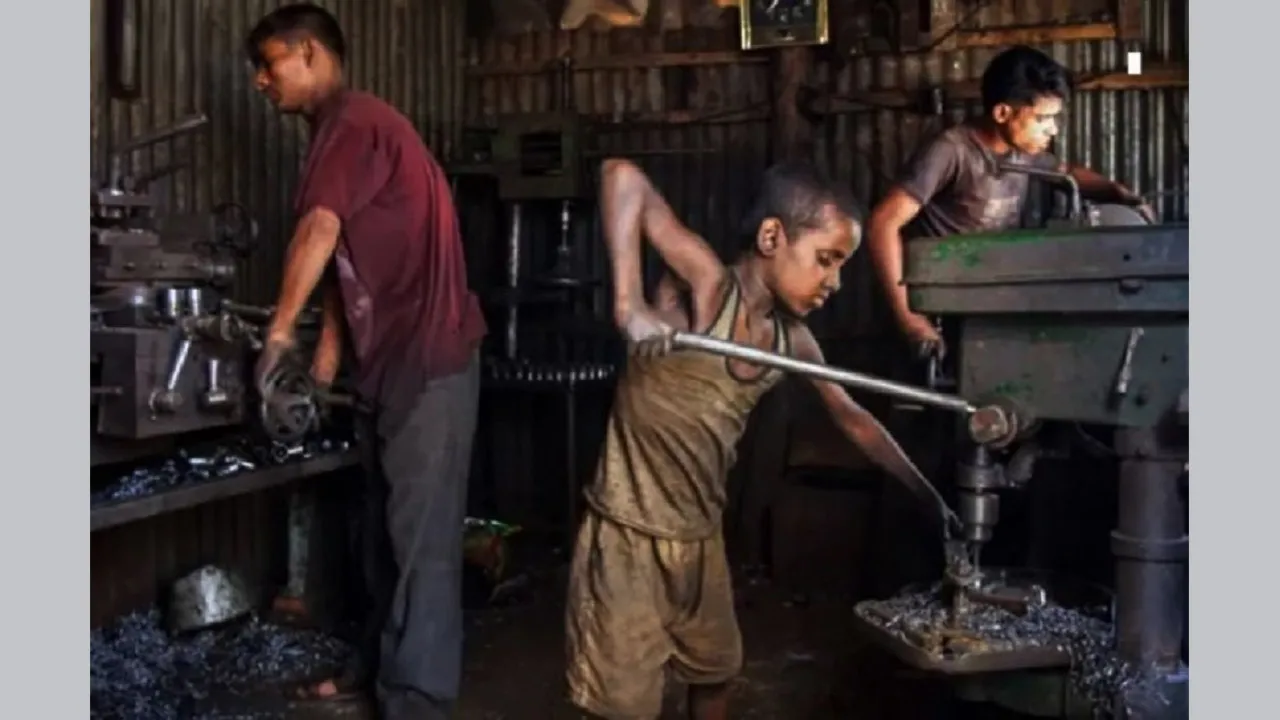 ঝালকাঠিতে ঘণ্টায় ঘণ্টায় লোডশেডিং, ভ্যাপসা গরমে ভোগান্তিতে সোয়া দুই লাখ গ্রাহক