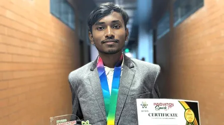 দর্শনা থেকে এবার থাইল্যান্ডের মঞ্চে চুয়াডাঙ্গার সায়েন্স অ্যান্ড রোবটিকস ক্লাবের জিহাদরা