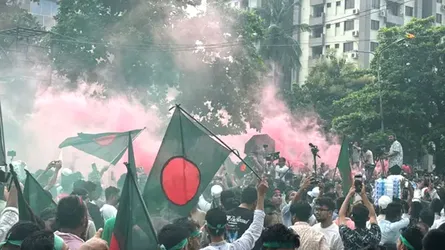 মানিক মিয়া এভিনিউতে ‘৩৬ জুলাই উদযাপন’ অনুষ্ঠান চলছে