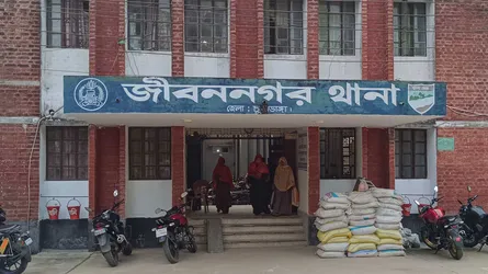 জীবননগরে মাদরাসাছাত্রীকে সঙ্ঘবদ্ধ ধর্ষণচেষ্টার অভিযোগে যুবক আটক