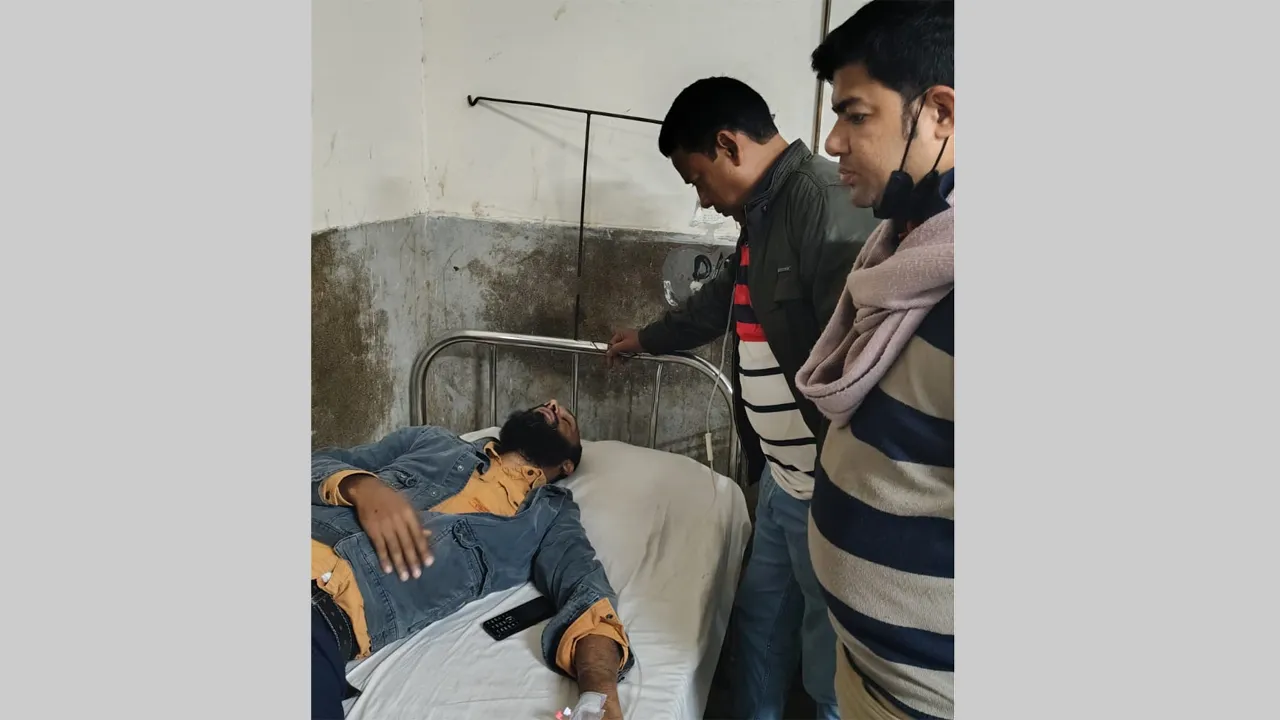 বরিশালে পুলিশ কনস্টেবলের হামলায় আহত সাংবাদিক