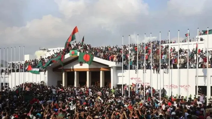 জুলাই অভ্যুত্থানকারীদের দায়মুক্তির বিধান রেখে অধ্যাদেশ জারি