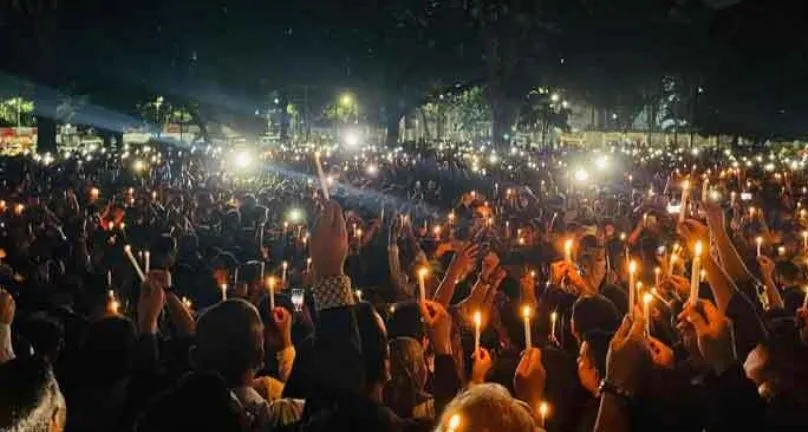 জুলাই স্মরণে শহীদ মিনারে ছাত্রদলের মোমবাতি প্রজ্বলন