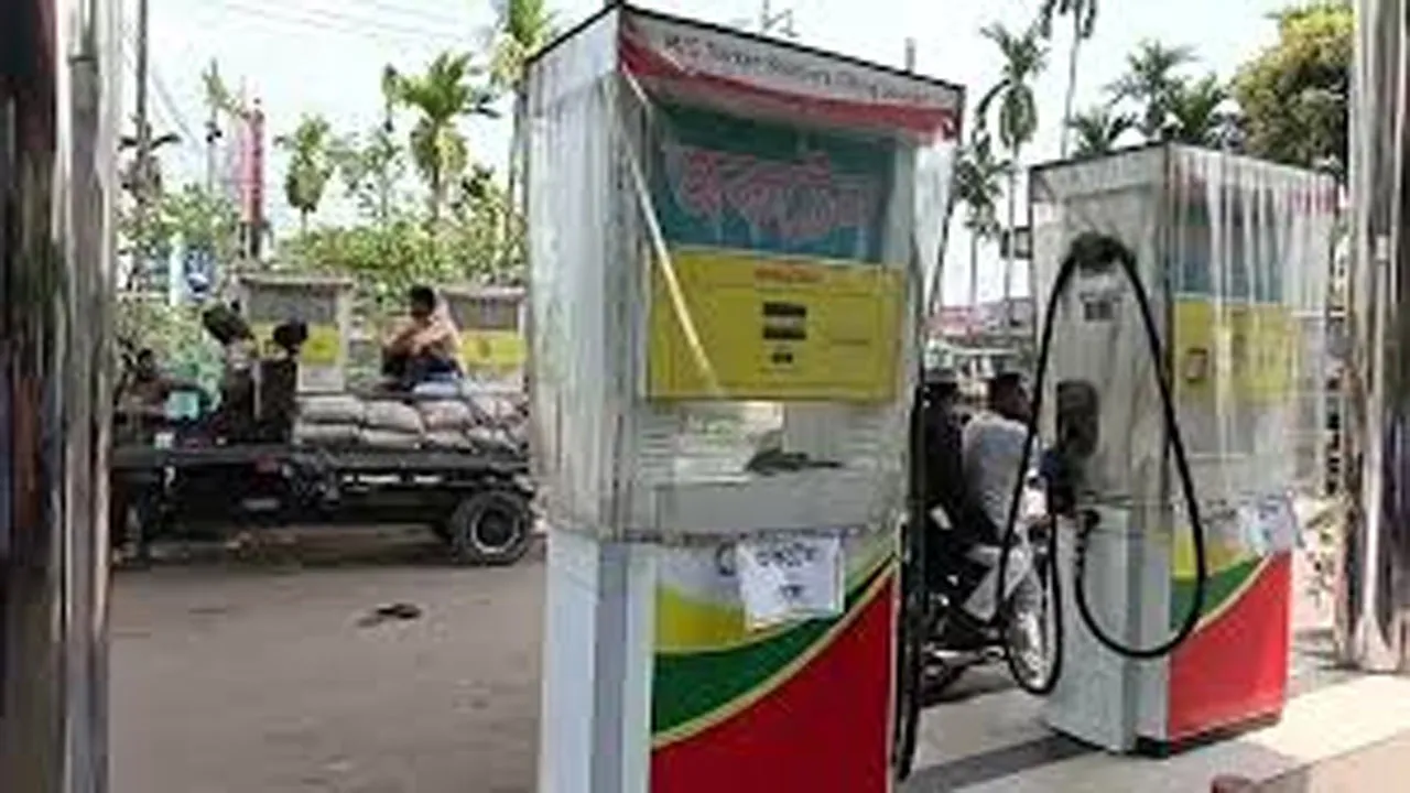 কাউখালীতে জ্বালানি তেলের তীব্র সঙ্কট, জনজীবন বিপর্যস্ত
