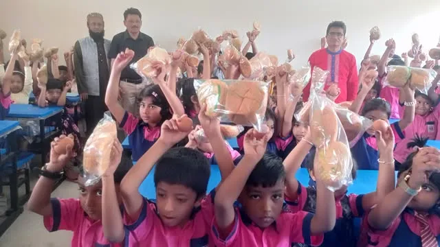 কাউখালীতে ৬৭টি সরকারি প্রাথমিক বিদ্যালয়ে চালু হয়েছে মিড-ডে মিল