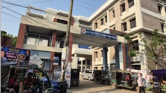 কটিয়াদী স্বাস্থ্য কমপ্লেক্সে অসহনীয় দুর্ভোগে রোগীরা