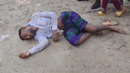 কালীগঞ্জে ধর্ষণচেষ্টার অভিযোগে রিকশাচালককে গণপিটুনি