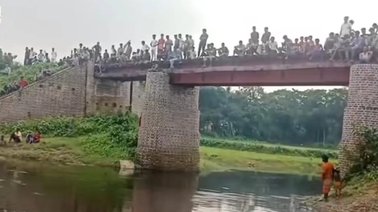 কটিয়াদীতে খালে নিখোঁজের পরদিন কিশোরীর লাশ উদ্ধার