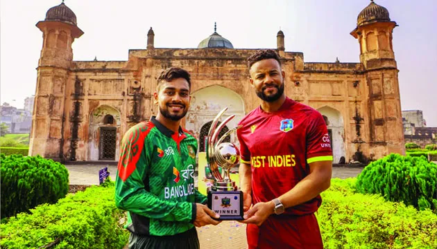 ঐতিহাসিক লালবাগ কেল্লায় ট্রফি উন্মোচন