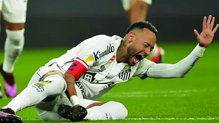 বারবার কেন চোটে পড়ছেন নেইমার